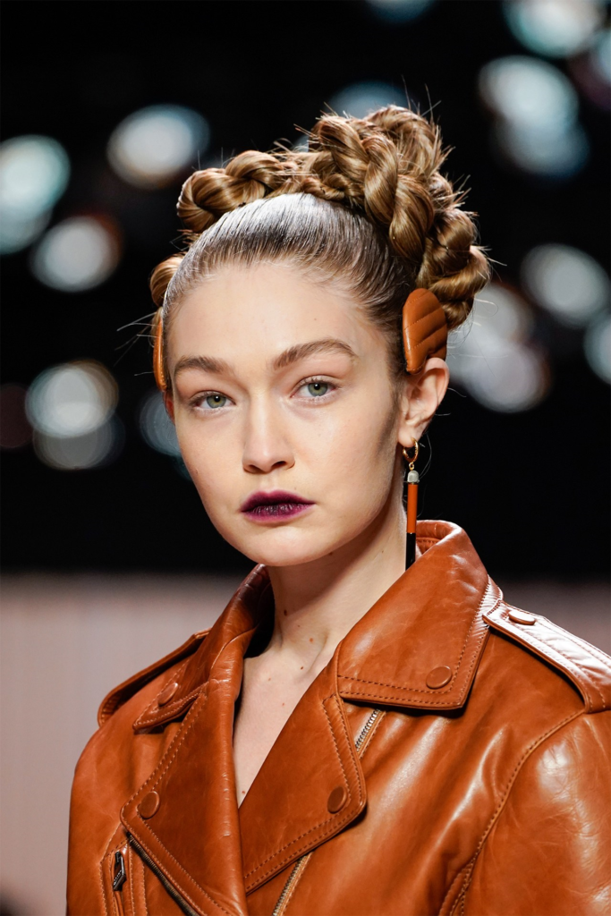 There is a new way of wearing headbands: Fendi introduces – Glitz ...
